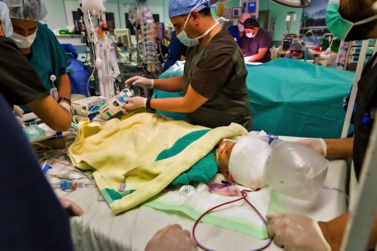 Conjoined twin from war-torn Yemen dies after Saudi operation