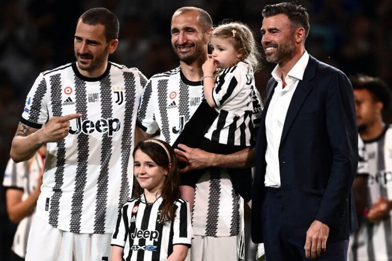 Chiellini says goodbye to Juve fans as last-gasp Lazio make Europa League