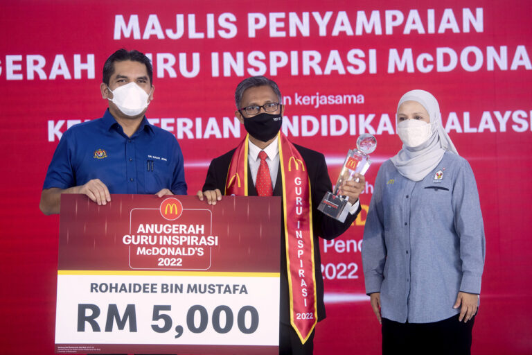 Rohaidee inspires love of science among students through his ‘petak ajaib’ formula