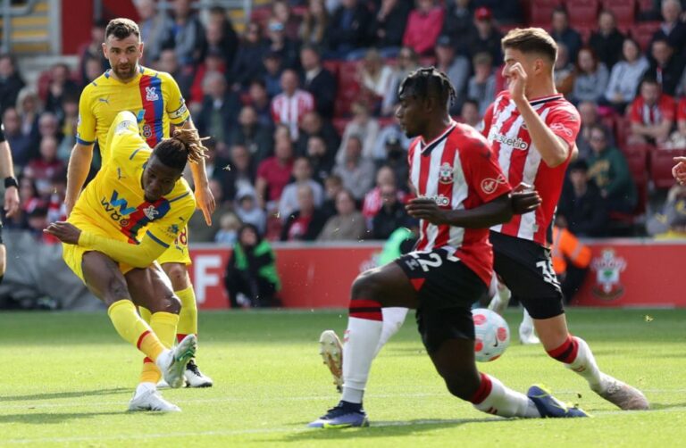 Zaha’s late strike gives Palace 2-1 win at Southampton