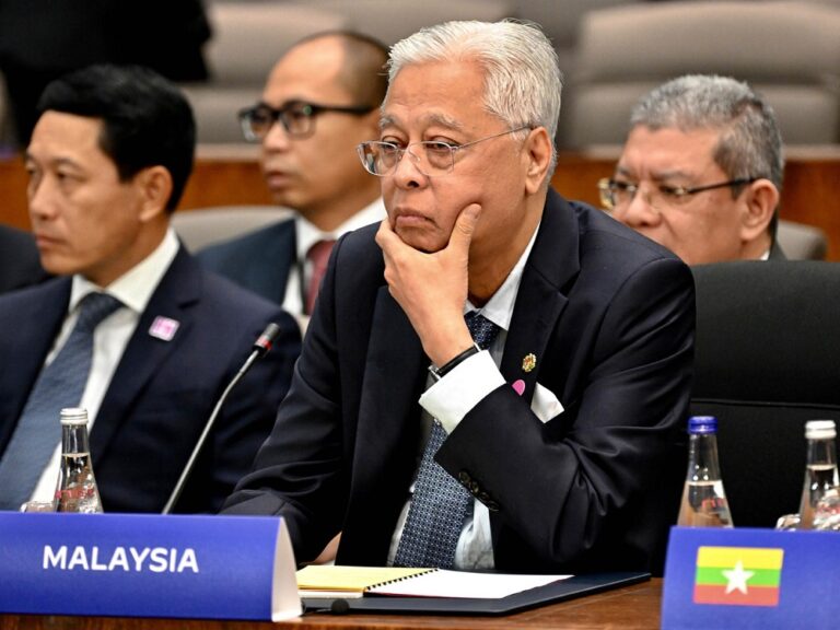 Ismail Sabri conveys condolences on death of UAE President