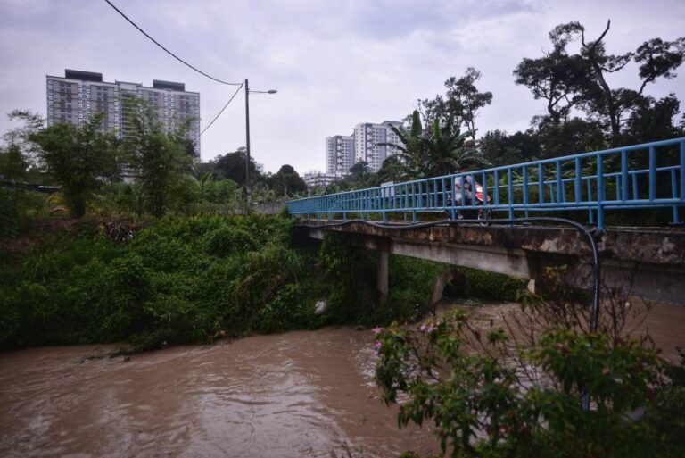Environment Dept issues detention order against premises after Sungai Semenyih pollution