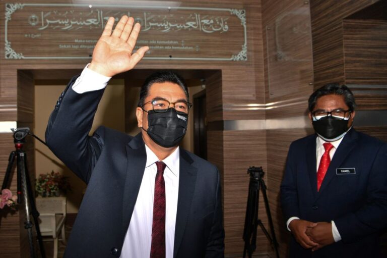 Report: Melaka Umno divisions seek to replace state party chief Rauf with CM Sulaiman