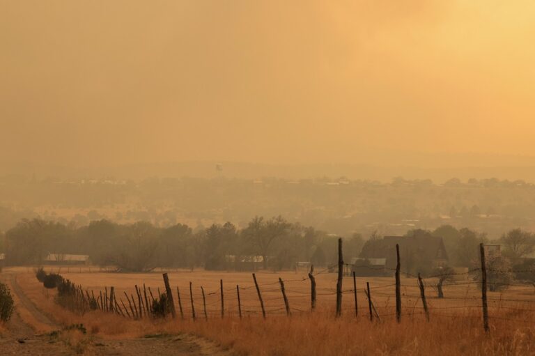 Dangerous New Mexico wildfire menaces historic city