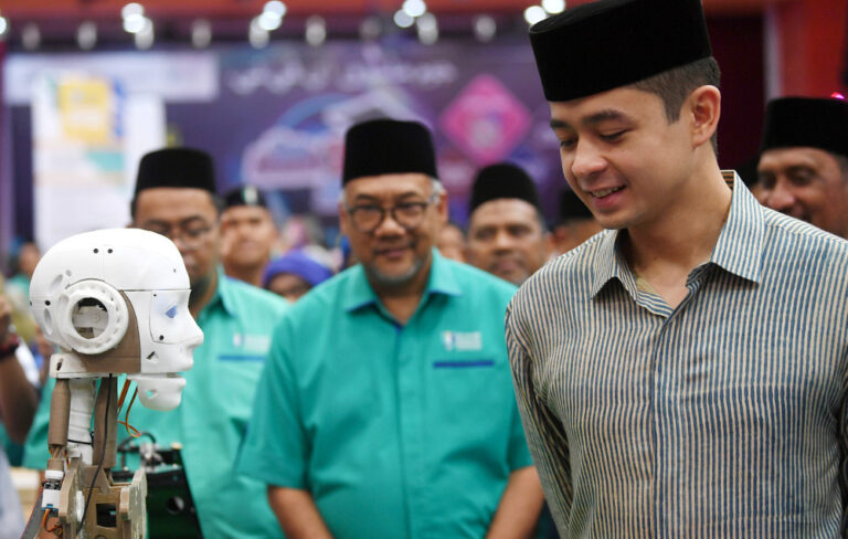 Pahang Regent wants authorities to expedite works to clean, deepen rivers