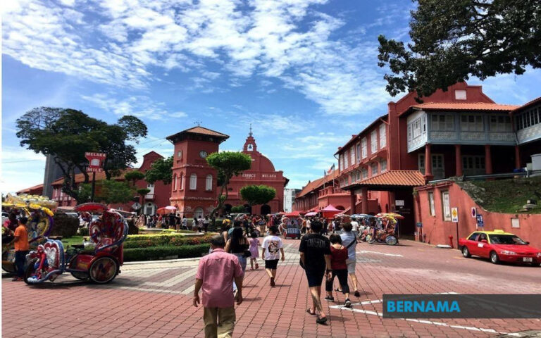 Melaka pulls in crowds during Aidilfitri holiday