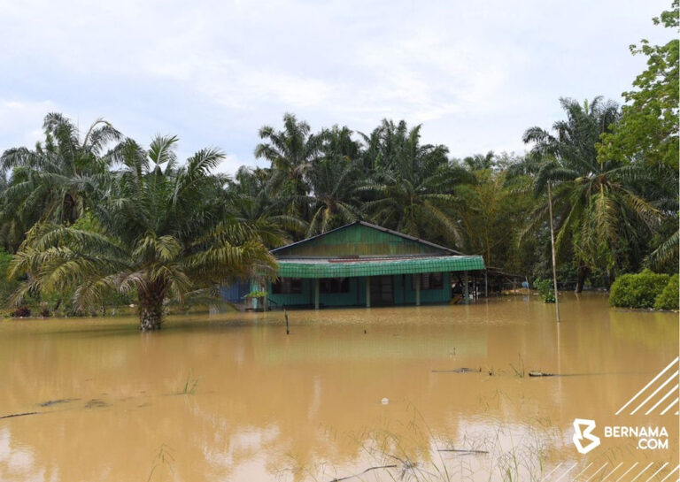 Gloomy Aidilfitri for Pontian flood victims
