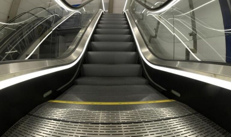 Boy’s toe gets stuck in escalator in Alor Star