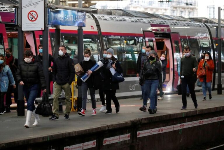 ‘I feel free’: France lifts Covid mask rule on public transport