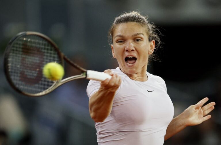 Halep storms into Madrid quarters, Murray sends Thiem packing