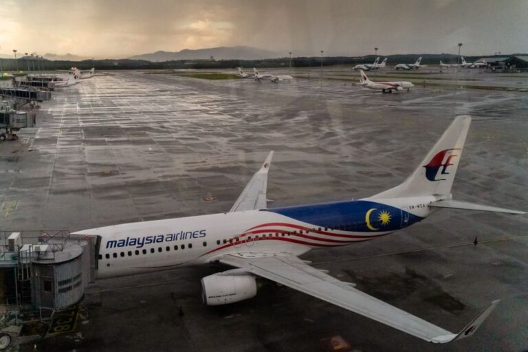 Singapore commission gives conditional approval to Malaysia Airlines, Singapore Airlines partnership