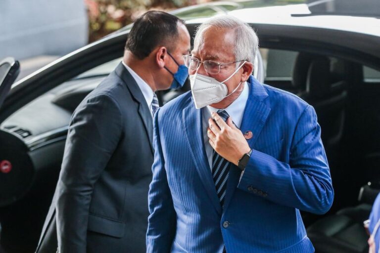 Federal Court fixes May 27 to hear businessman Deepak’s leave application over bid to reinstate suit against Najib, Rosmah and three others