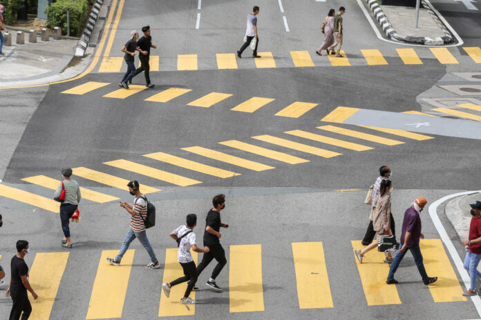 Employment stats report: Malaysia's labour market rebounds in Q1 2022