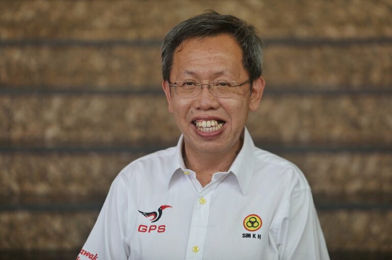 Sarawak deputy premier urges people to get second booster shot