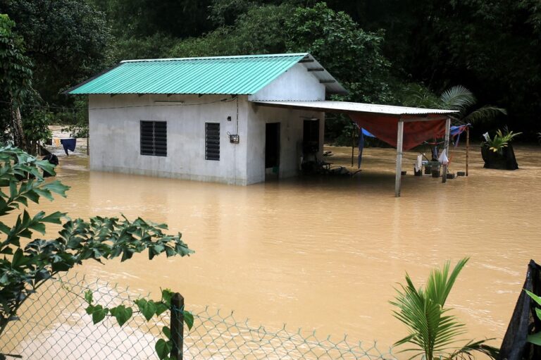 Flash floods strike several areas in three states following continuous heavy rain