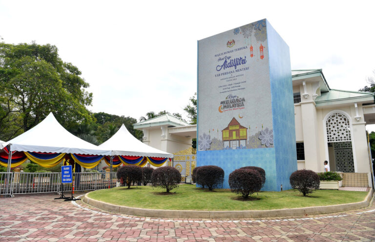 Experience village atmosphere at PM’s Aidilfitri Open House tomorrow