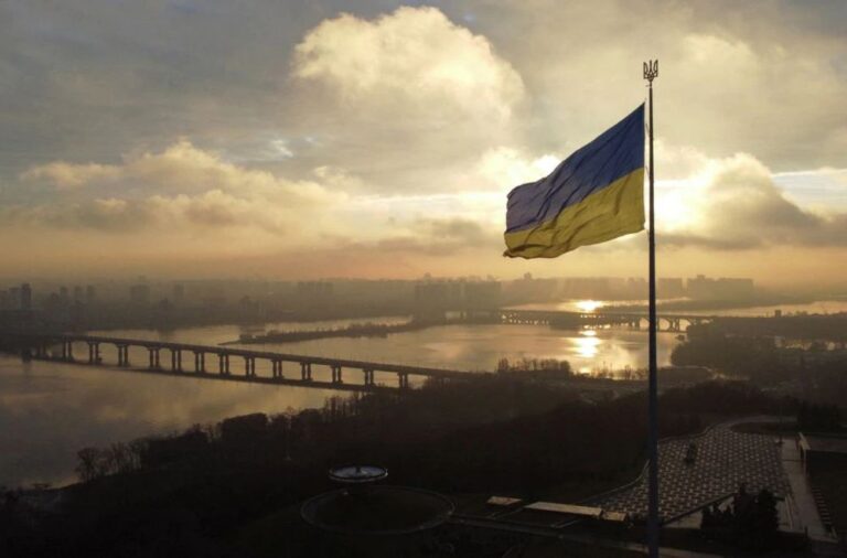 Ukraine foreign minister asks China to be security guarantor