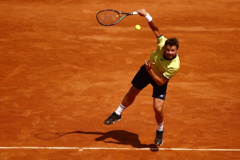 Veteran Wawrinka pulls out of Geneva with injury