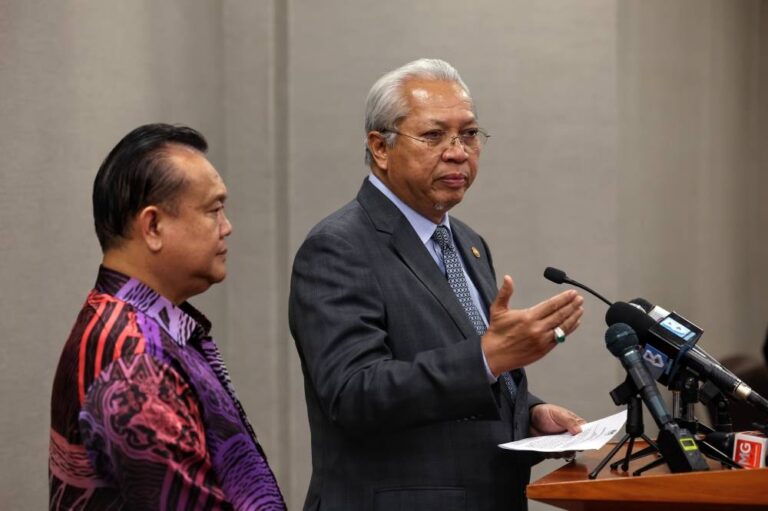 Annuar Musa confirms Cabinet meeting to be held tomorrow