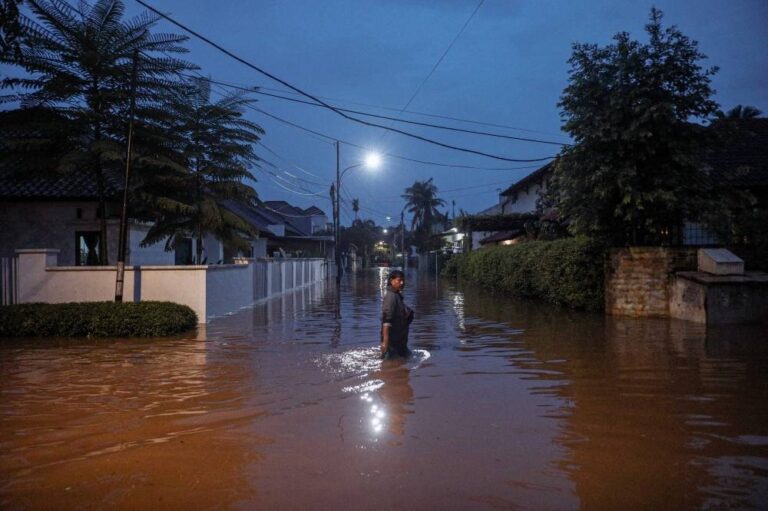 Police: Three dead in Jakarta floods after school wall collapse