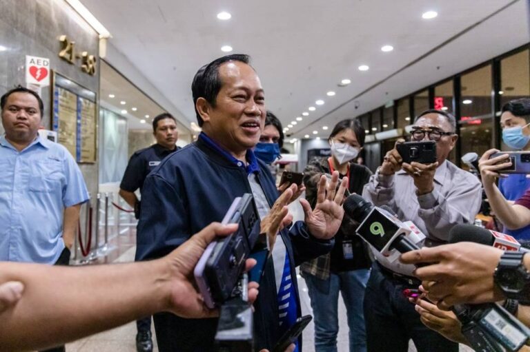 Ahmad Maslan: No Umno supreme council meeting today, leaders met for regular discussion