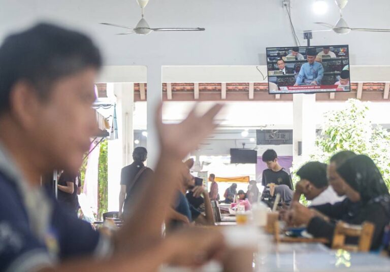 Economists, businesses laud expansionary Budget 2023 but fret over Putrajaya’s lack of new income