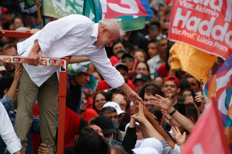 Bolsonaro, Lula go on attack ahead of Brazil runoff