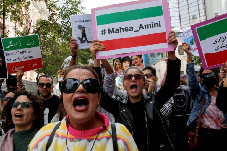 Iranians keep up the heat on leaders with protests, strikes