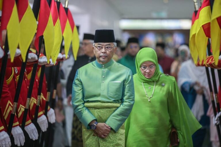 King tells public to brace for floods, reminds relevant agencies to respond swiftly