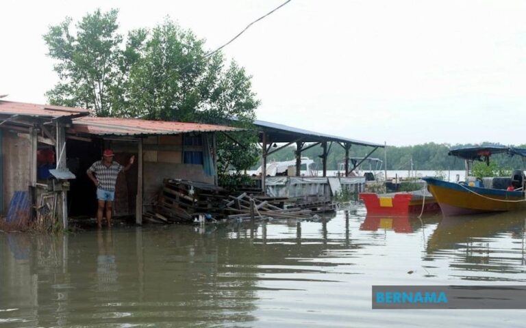Three rivers in Kedah breach warning level