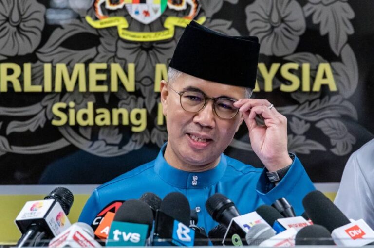 Six telcos sign 5G access agreements with DNB, says Tengku Zafrul