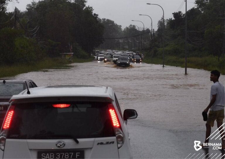Floods hit Kota Kinabalu, Penampang, Tuaran after heavy rain