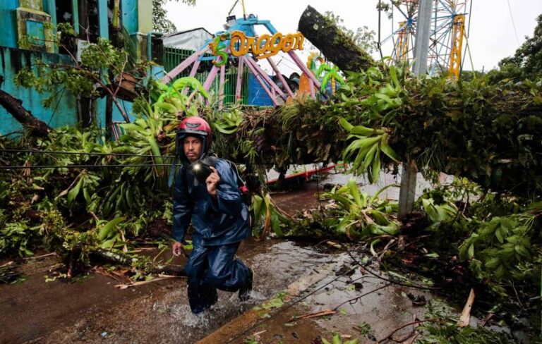 Hurricane Julia slams Nicaragua, menaces Central America