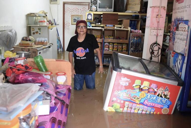 Over a hundred people evacuated in Sabah’s west coast from flash floods