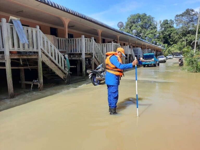 Several areas in northern Sarawak hit by floods, no evacuation ordered