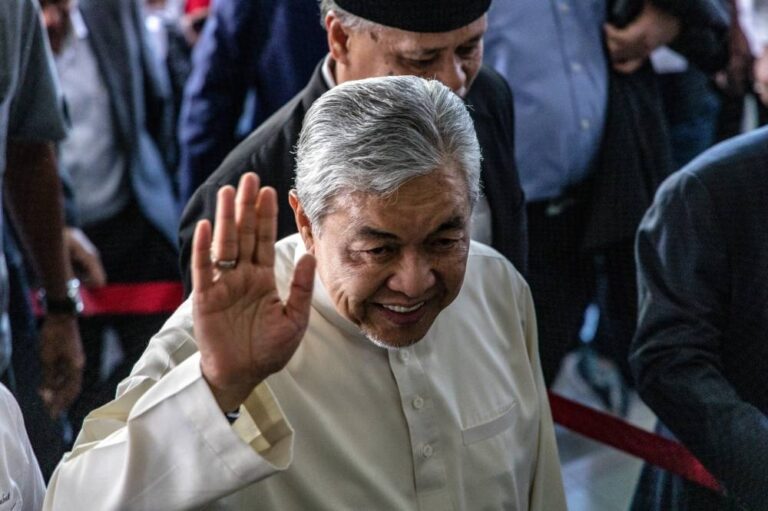 GE15: Ahmad Zahid says BN-led states to dissolve assemblies at same time as Parliament