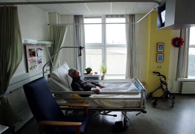 Dutch right-to-die group fights to widen legal euthanasia boundaries