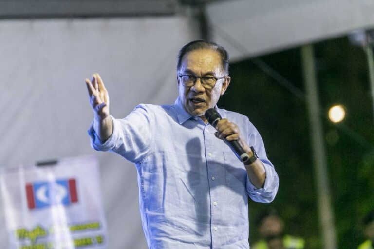 Anwar: Punish the traitors in GE15