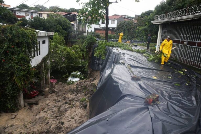 Storm Julia kills 16 in Central America as it churns toward Mexico