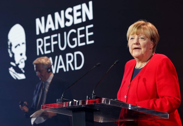 ‘Respect refugee rights’, Merkel tells leaders as she accepts UN prize