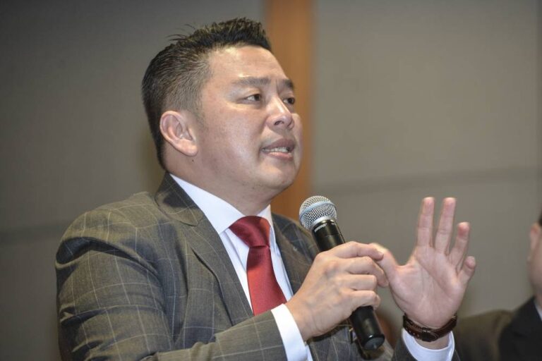 Allow Sabahans, Sarawakians based in peninsula to register as postal voters, says Leiking