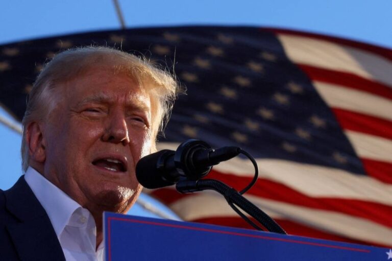US Justice Dept opposes Trump Supreme Court request over documents