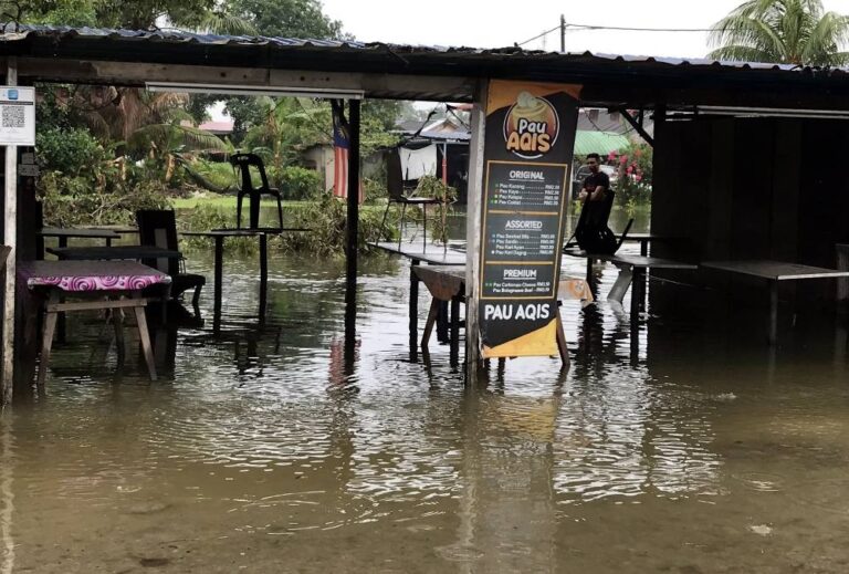 Ismail Sabri wants agencies to focus on extending help to flood victims