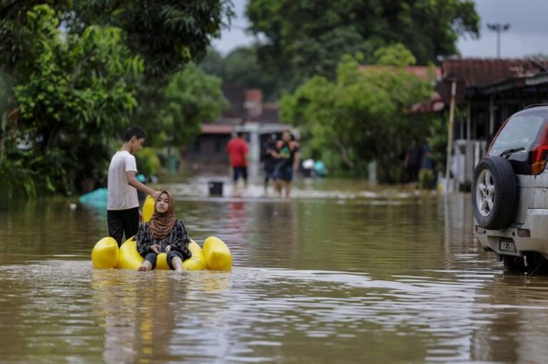 Floods: Selangor, Kelantan and Johor still affected as at noon, says Nadma