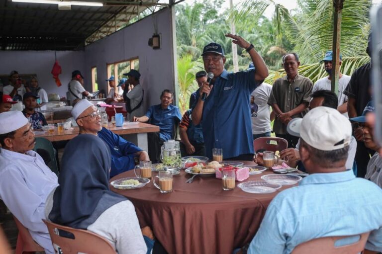 In Pagoh, Muhyiddin says BN can’t take all the credit for GDP growth