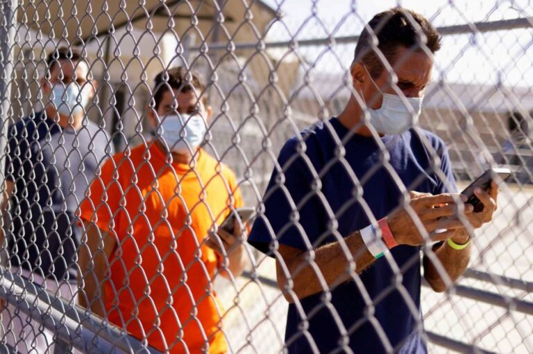 Cuba agrees to accept US deportation flights as border crossings rise