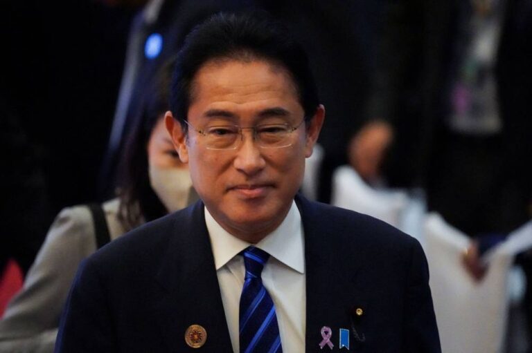 Japan’s Kishida calls for constructive relations in talks with China’s Li