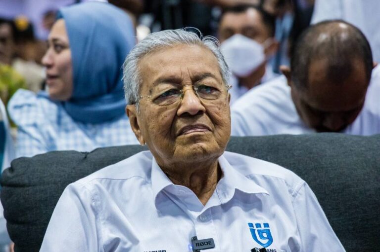 Dr Mahathir: PM musical chairs in UK shows I didn’t bring down Pakatan government