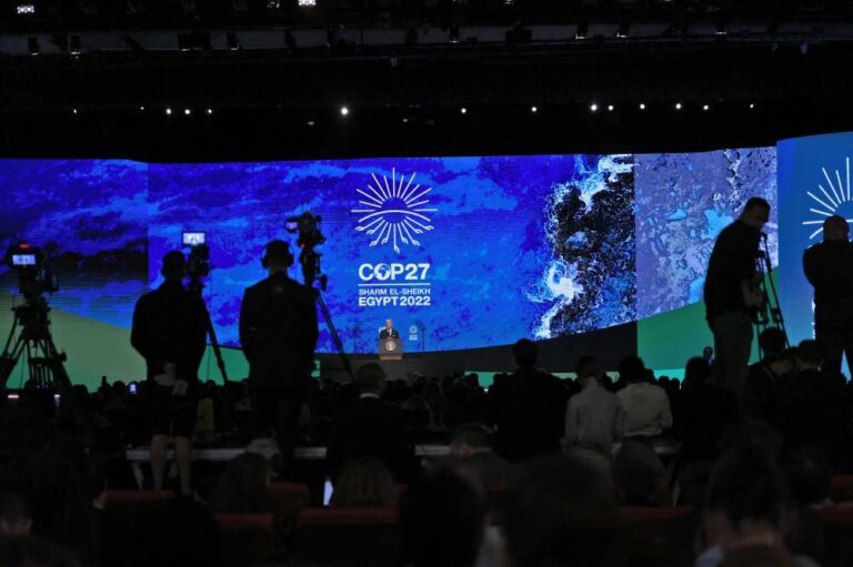 A thirsty COP27 climate summit plagued by glitches