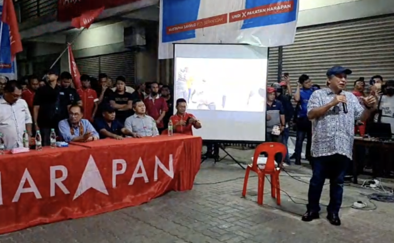 Anifah joins Pakatan’s ‘ceramah’, stumps for Anwar as PM
